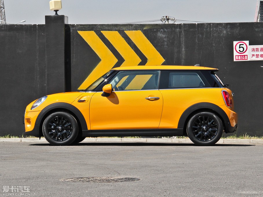 2014MINI 3-DOOR ONE