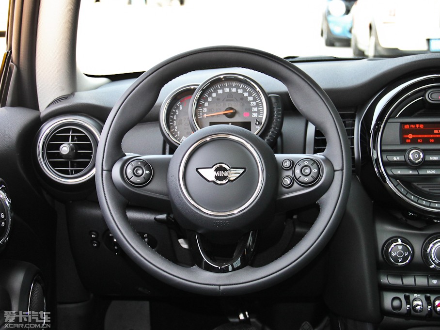 2014MINI 3-DOOR ONE