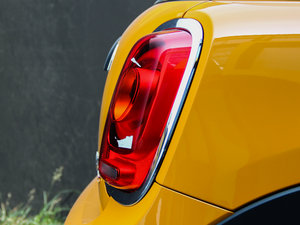 20143-DOOR COOPER S Excitement (x)(ji)^