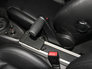 2014款COOPER Excitement 驻车制动器