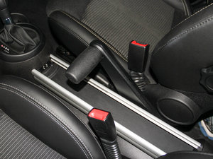 2014款COOPER Fun 驻车制动器