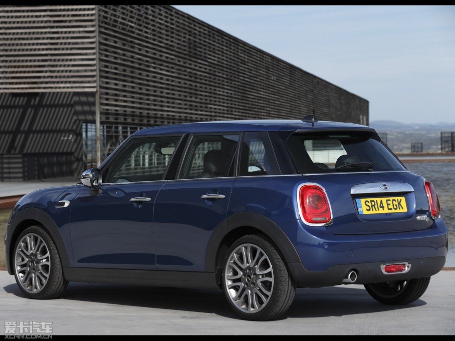 2015MINI 5-DOOR COOPER