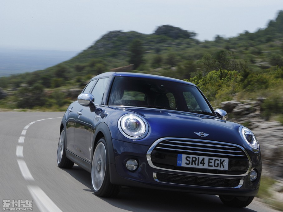 2015MINI 5-DOOR COOPER