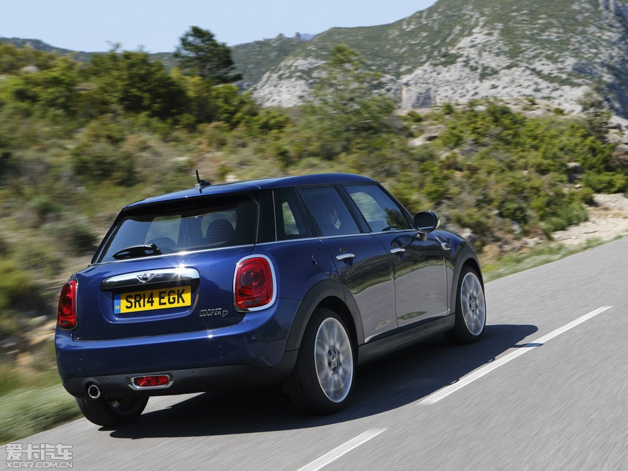 2015MINI 5-DOOR COOPER