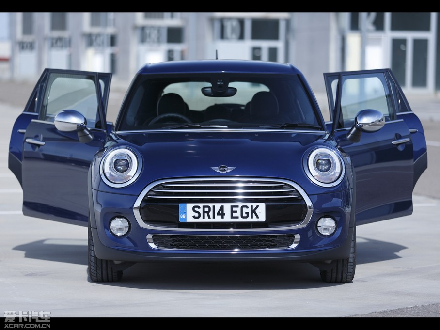 2015MINI 5-DOOR COOPER