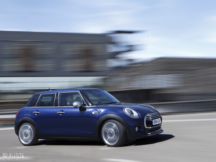 2015MINI 5-DOOR COOPER