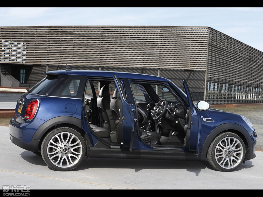 2015MINI 5-DOOR COOPER