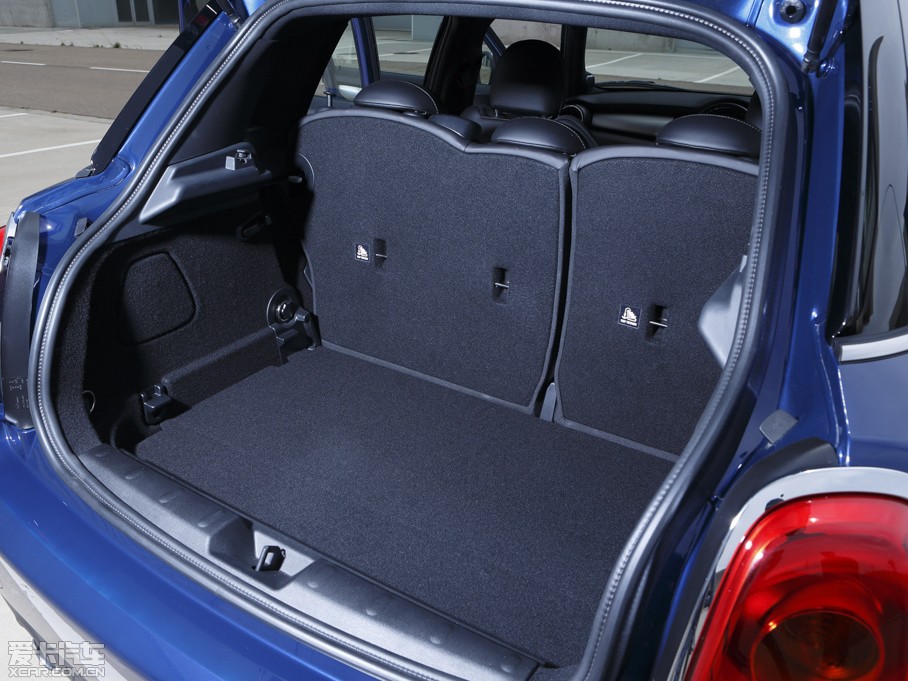 2015MINI 5-DOOR COOPER