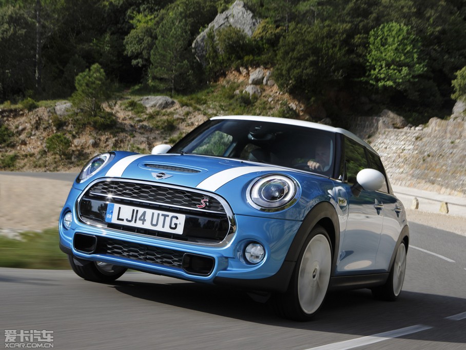 2015MINI 5-DOOR COOPER S