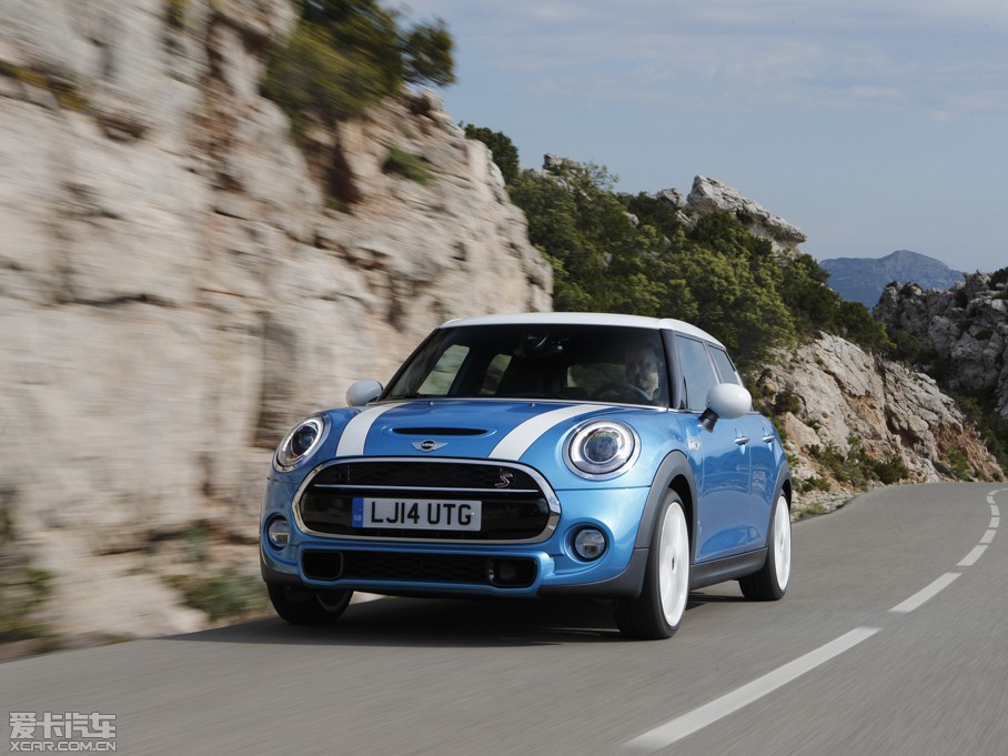2015MINI 5-DOOR COOPER S