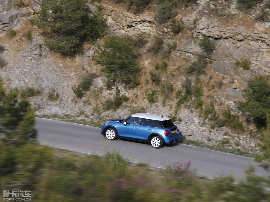 2015MINI 5-DOOR COOPER S