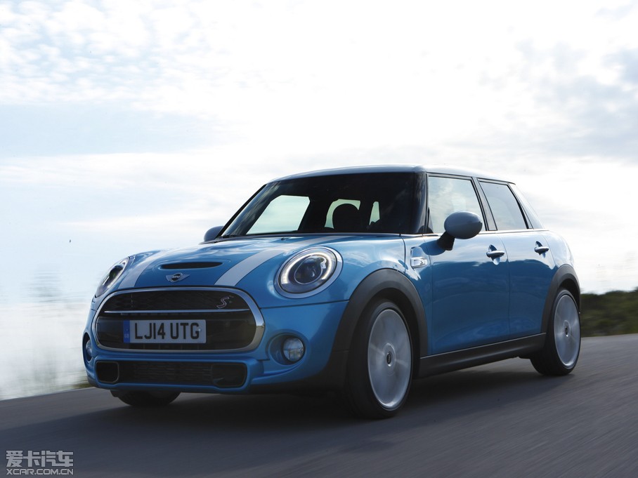 2015MINI 5-DOOR COOPER S