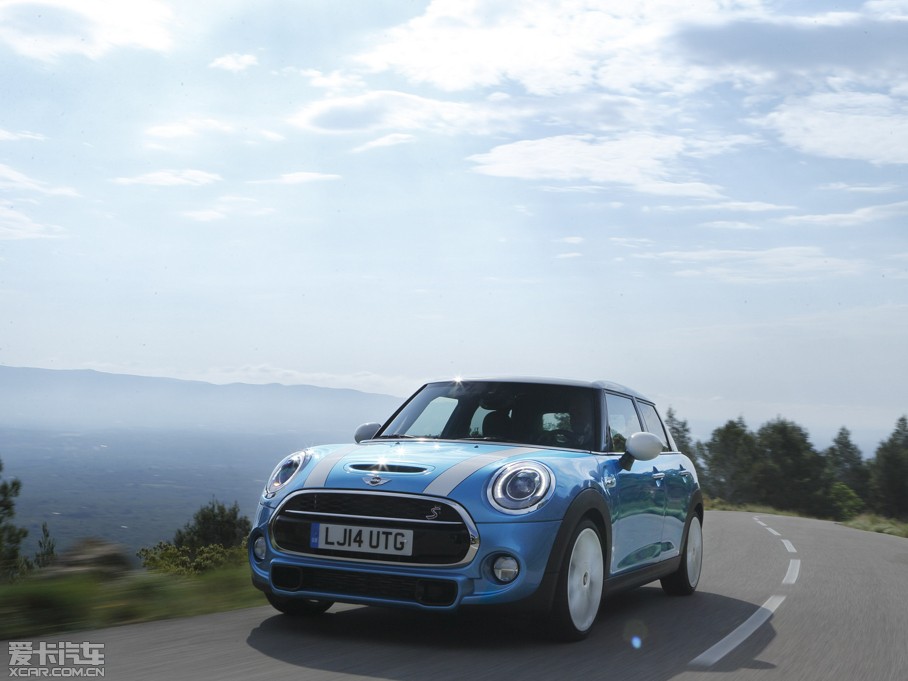 2015MINI 5-DOOR COOPER S