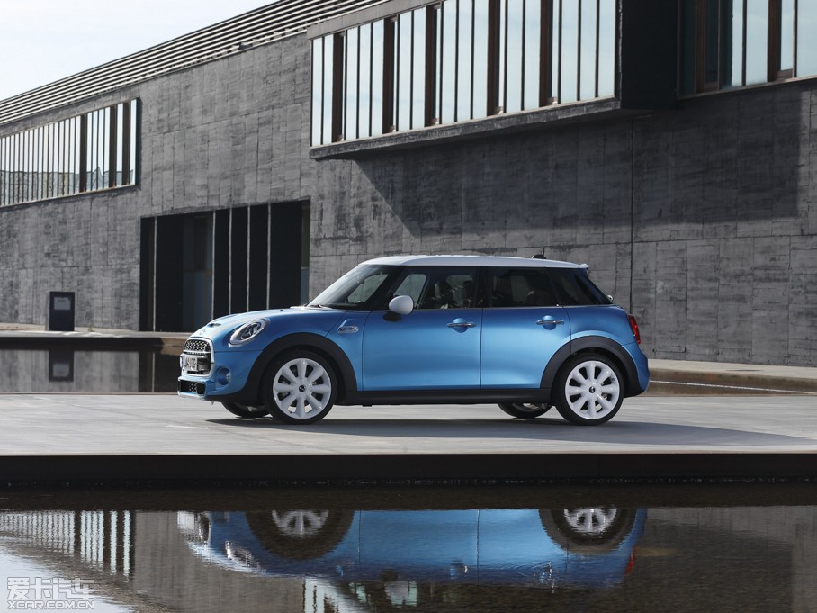 2015MINI 5-DOOR COOPER S