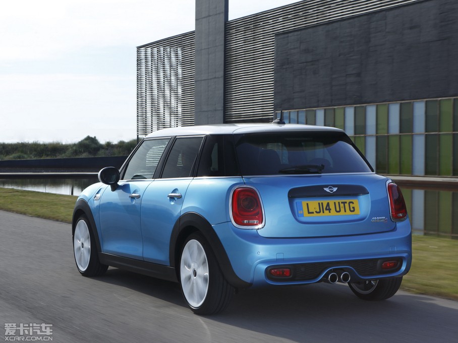 2015MINI 5-DOOR COOPER S