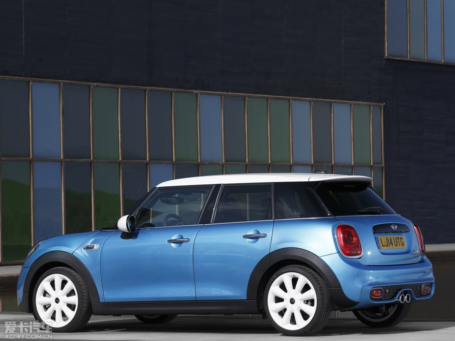 2015MINI 5-DOOR COOPER S