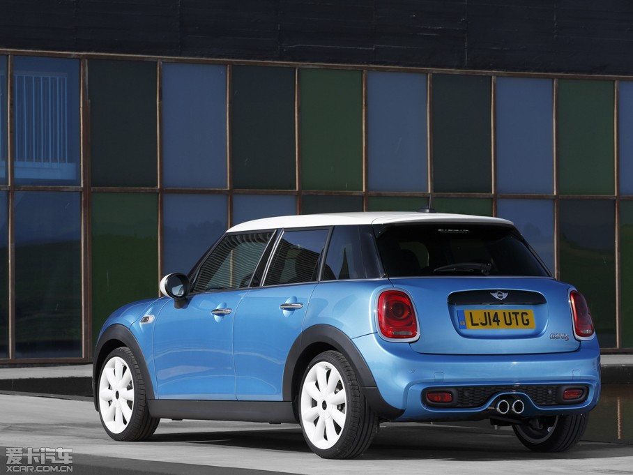 2015MINI 5-DOOR COOPER S