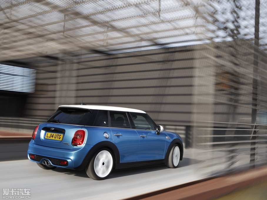 2015MINI 5-DOOR COOPER S