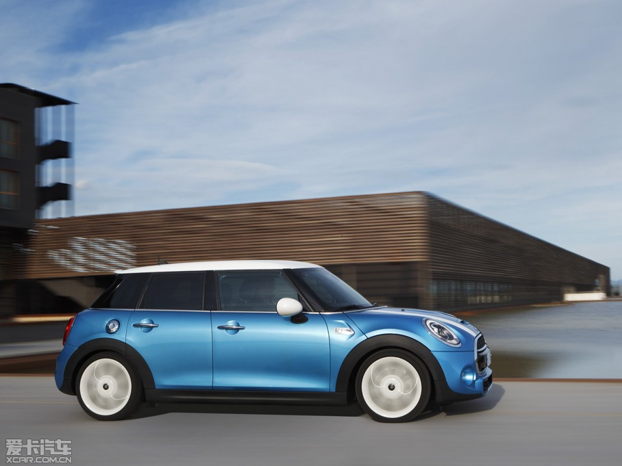 2015MINI 5-DOOR COOPER S