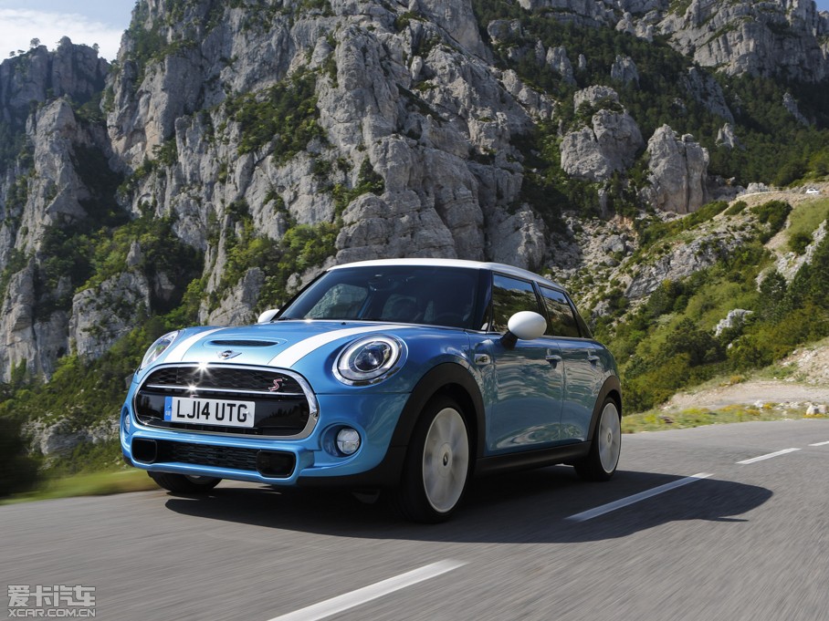 2015MINI 5-DOOR COOPER S