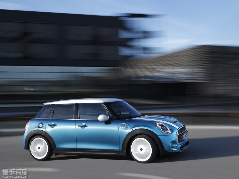 2015MINI 5-DOOR COOPER S