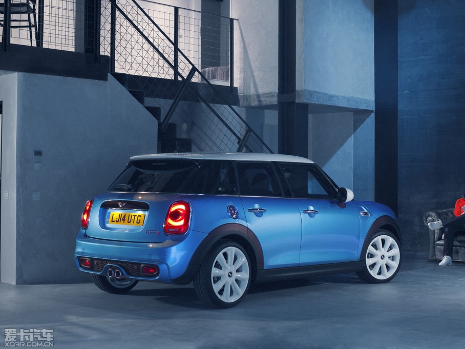 2015MINI 5-DOOR COOPER S