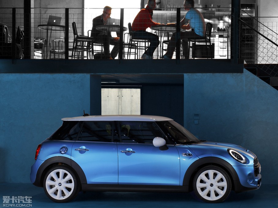 2015MINI 5-DOOR COOPER S