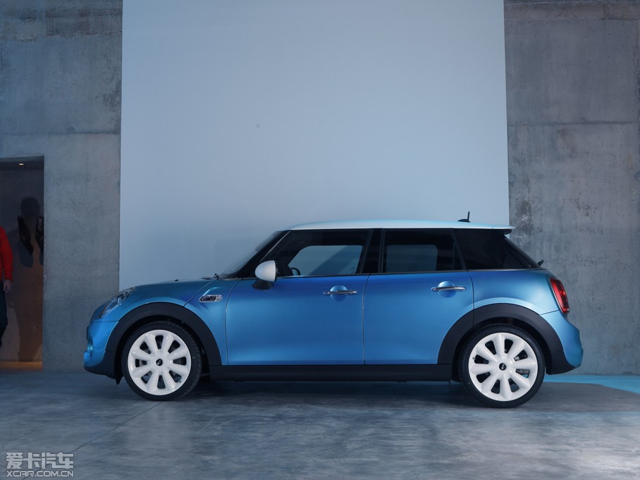 2015MINI 5-DOOR COOPER S