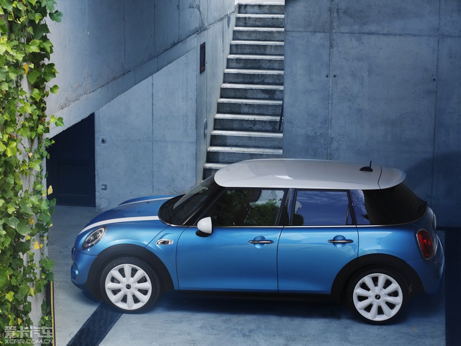 2015MINI 5-DOOR COOPER S