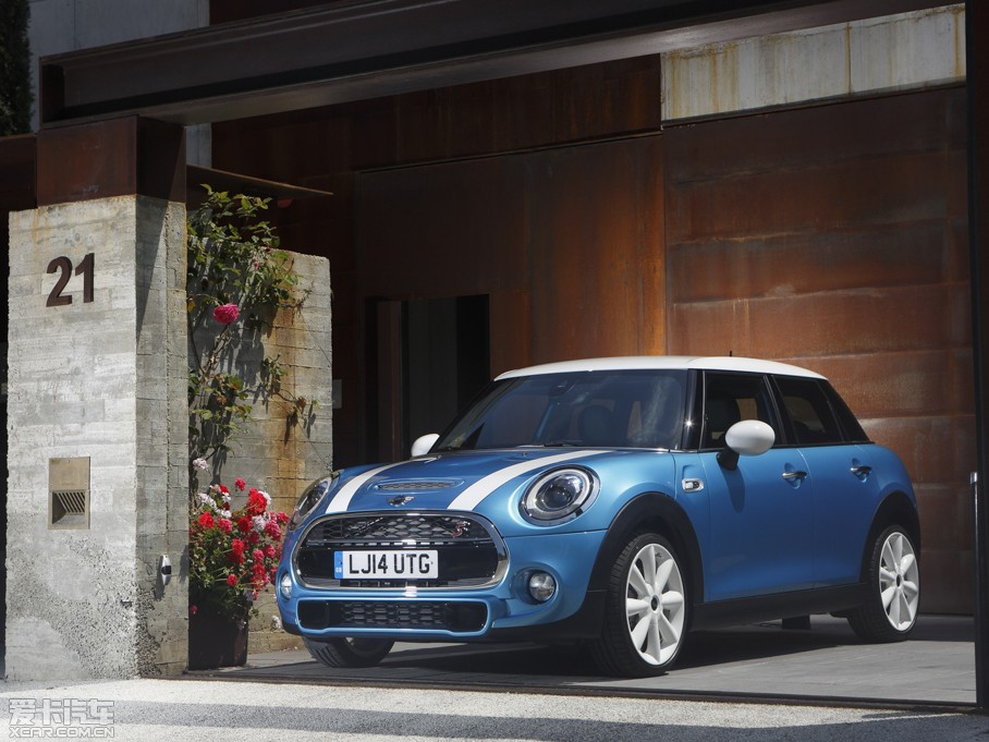 2015MINI 5-DOOR COOPER S