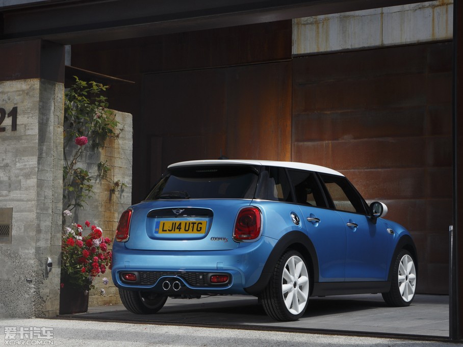 2015MINI 5-DOOR COOPER S