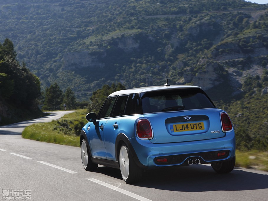 2015MINI 5-DOOR COOPER S