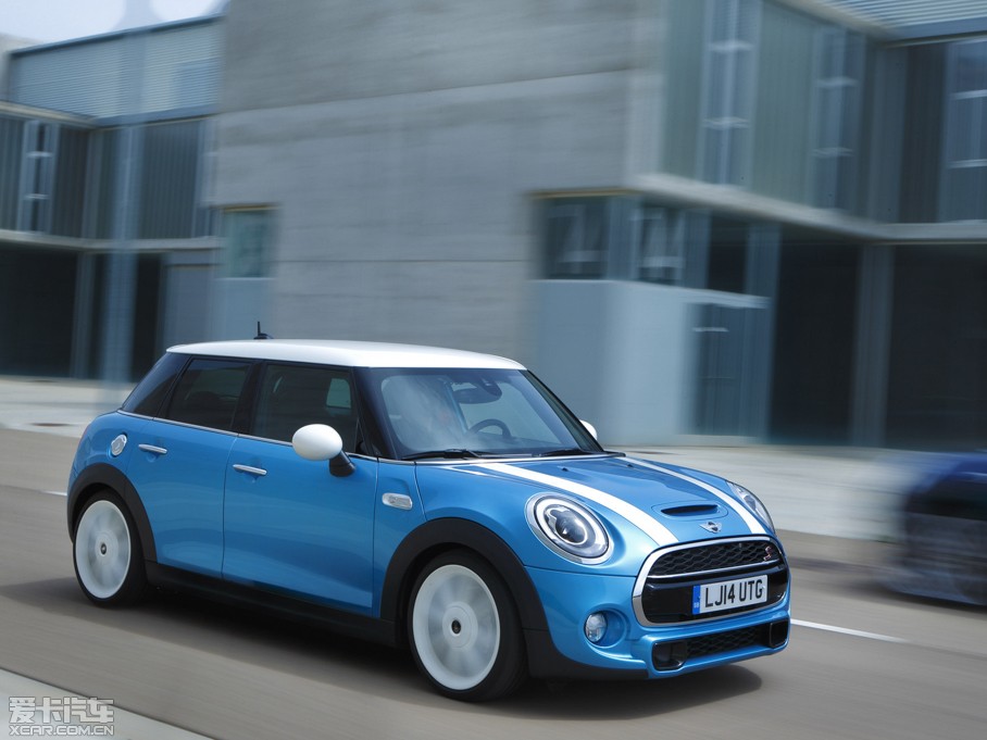 2015MINI 5-DOOR COOPER S