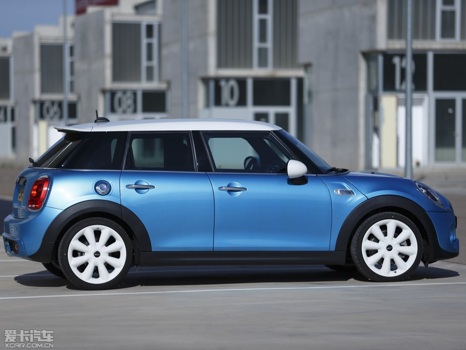 2015MINI 5-DOOR COOPER S