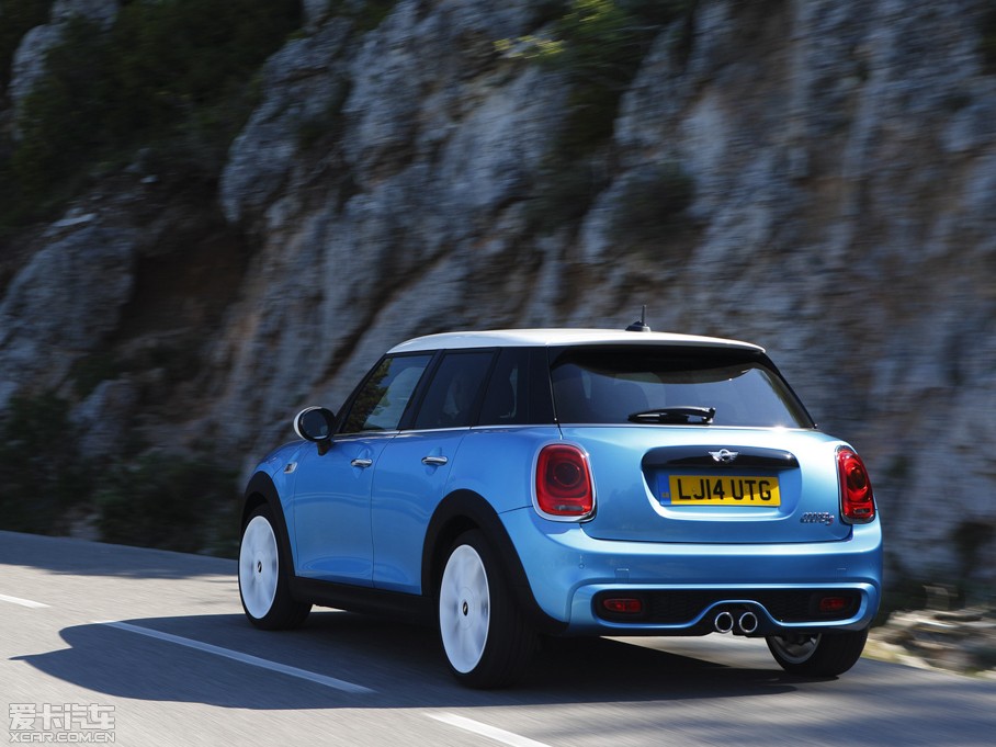 2015MINI 5-DOOR COOPER S