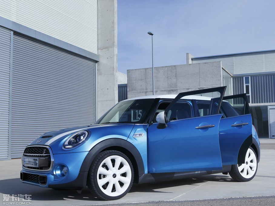 2015MINI 5-DOOR COOPER S