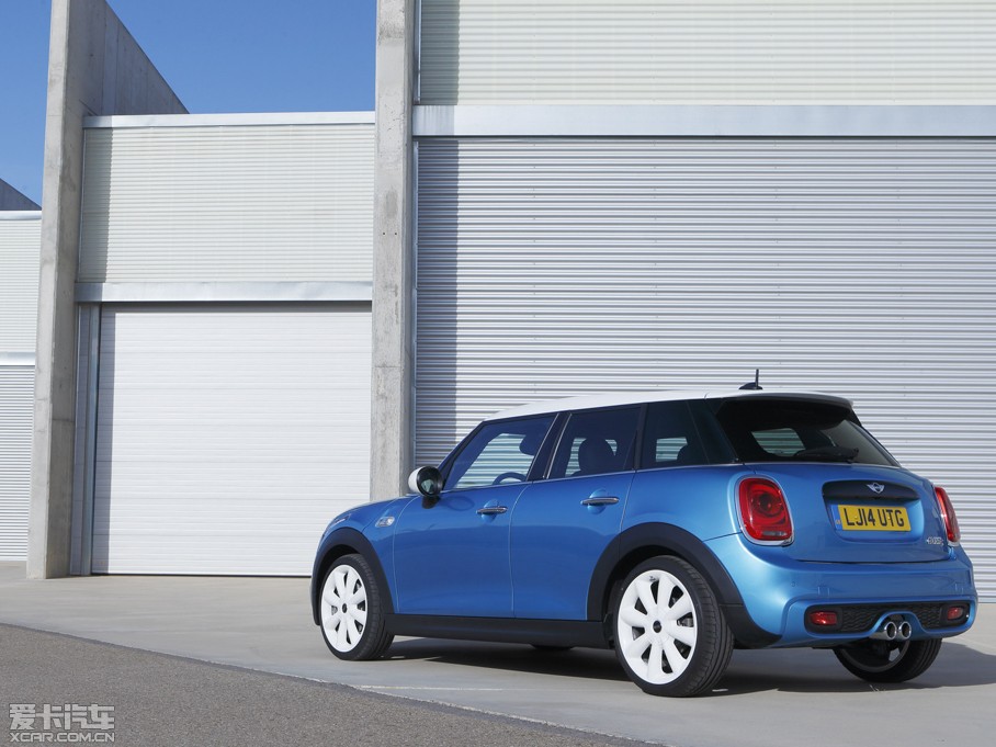 2015MINI 5-DOOR COOPER S