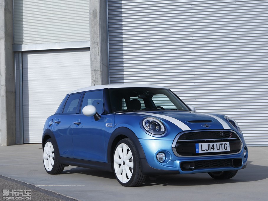 2015MINI 5-DOOR COOPER S