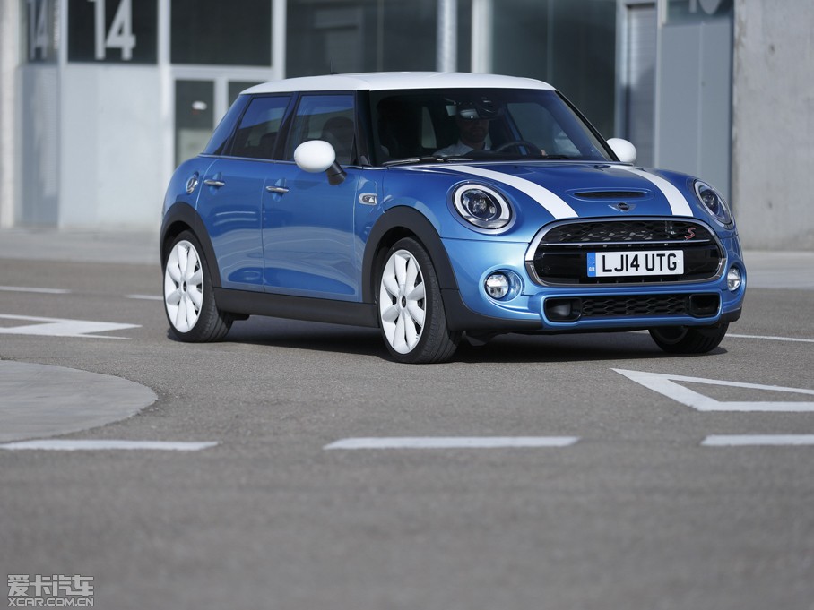 2015MINI 5-DOOR COOPER S