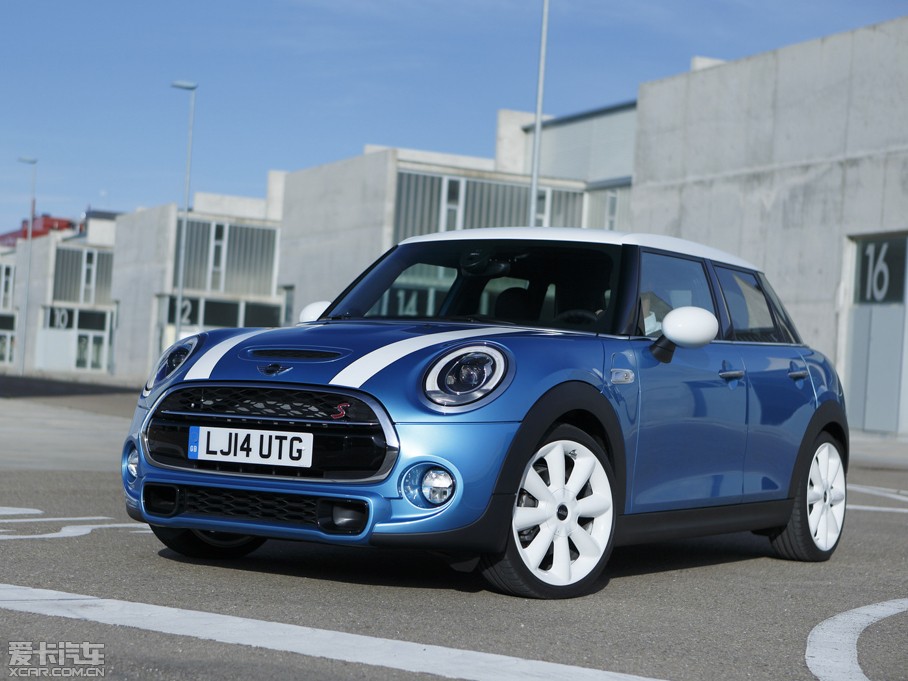 2015MINI 5-DOOR COOPER S