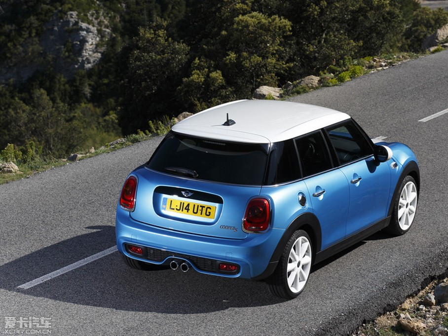 2015MINI 5-DOOR COOPER S