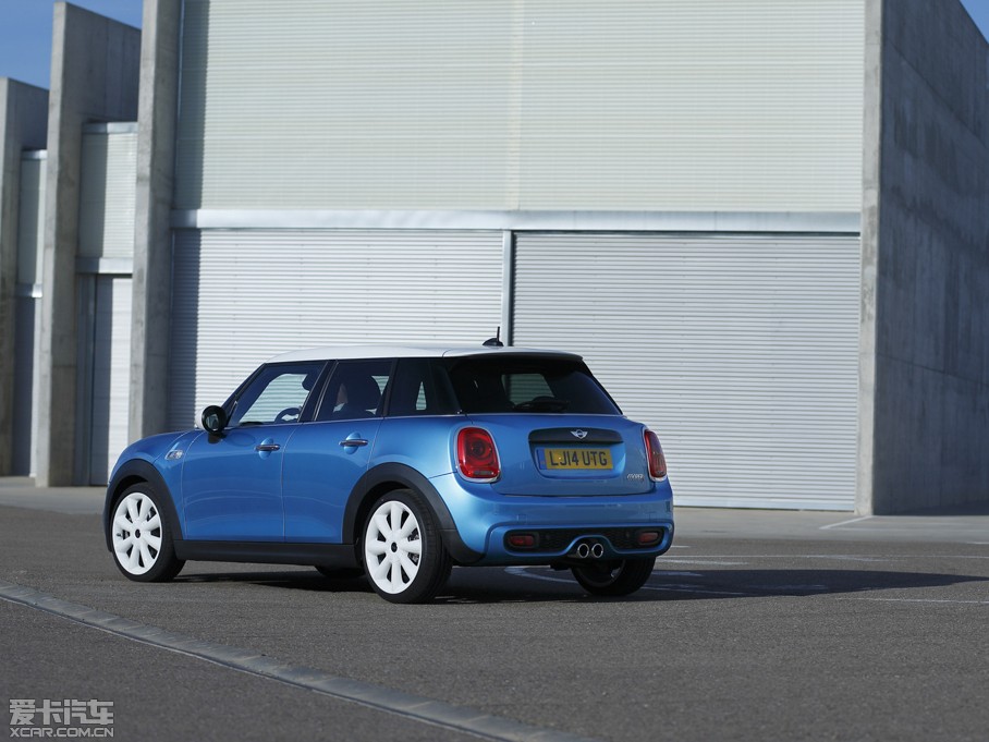 2015MINI 5-DOOR COOPER S