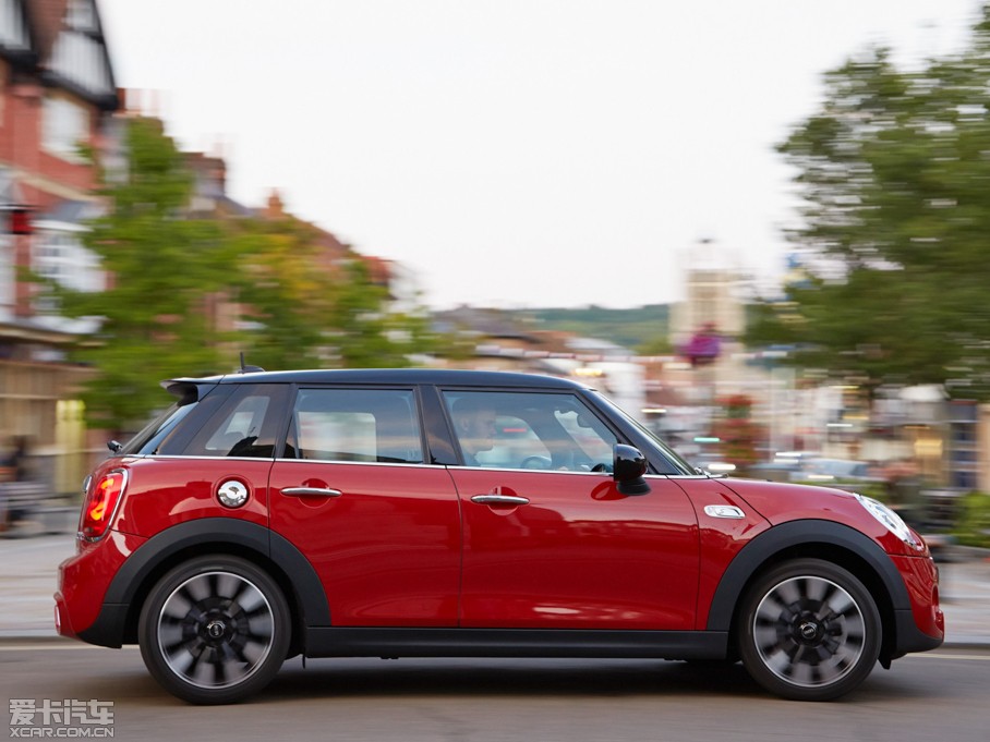 2015MINI 5-DOOR COOPER S