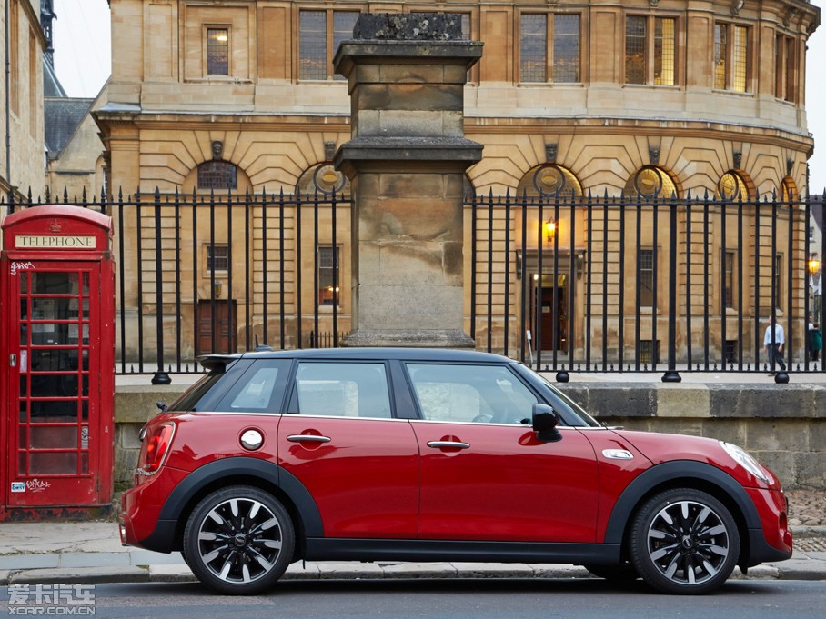 2015MINI 5-DOOR COOPER S
