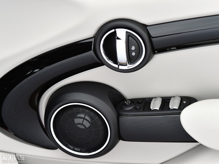 2015MINI 5-DOOR COOPER S