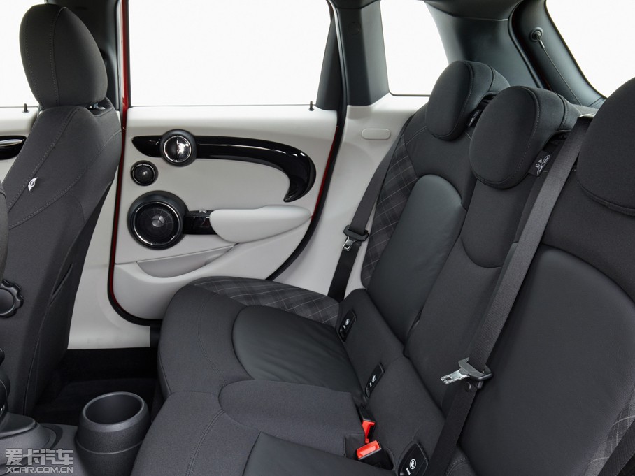 2015MINI 5-DOOR COOPER S