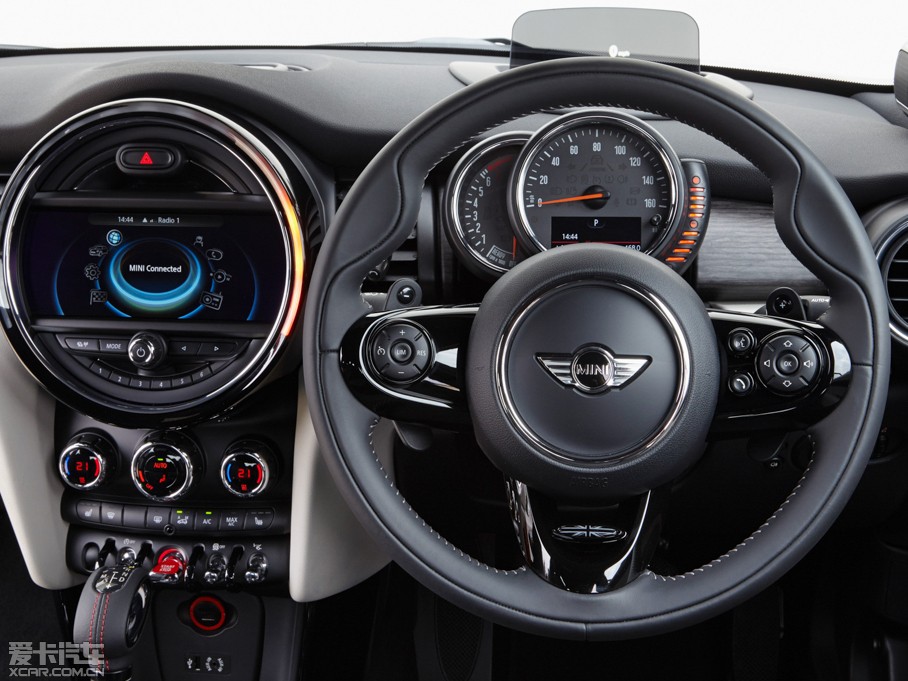 2015MINI 5-DOOR COOPER S