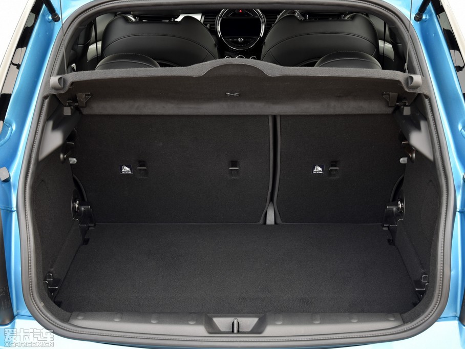 2015MINI 5-DOOR COOPER SD