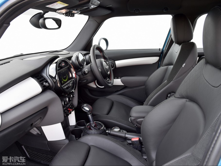 2015MINI 5-DOOR COOPER SD