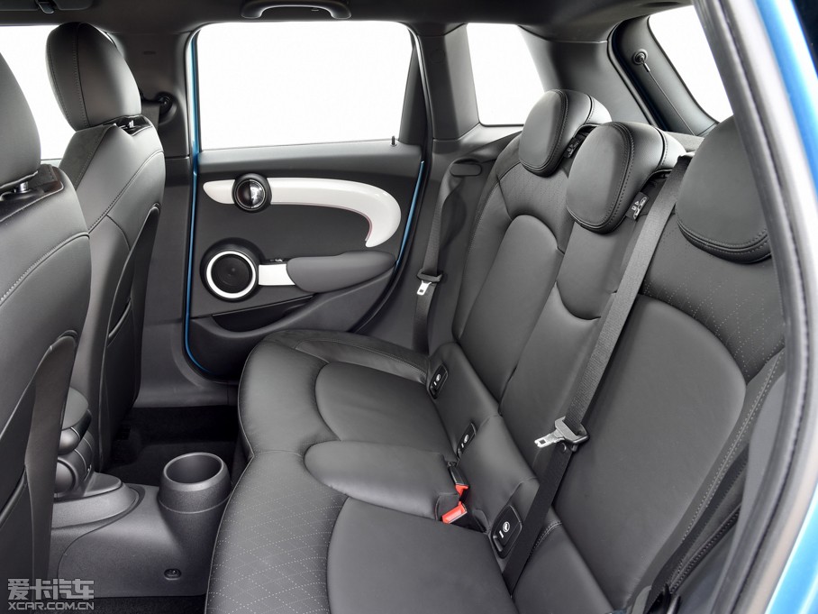 2015MINI 5-DOOR COOPER SD